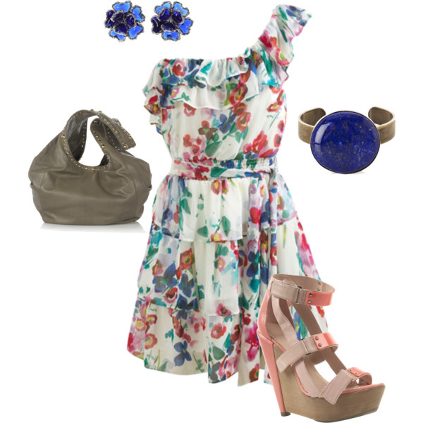 Vestido de flores en el dia y la noche. Ideas de looks Abril MODA