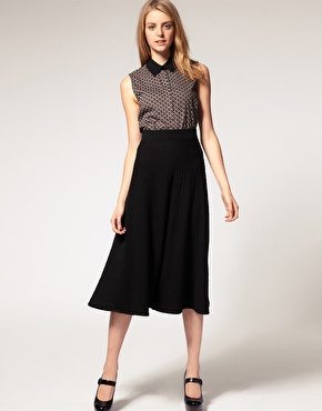 Faldas midi disponible en Asos.com