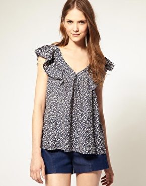 Blusas o "tops" con escote en "v"