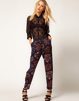 Pantalon-estampado-a-colores-ASOS