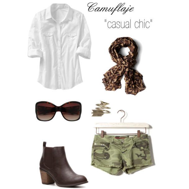 Estampado de camuflaje en look casual chic